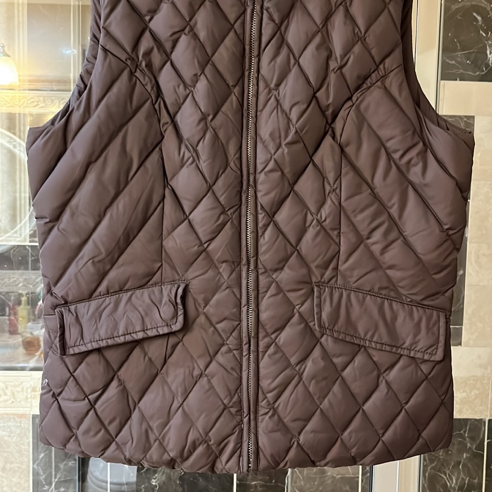 Tommy Hilfiger quilted brown vest, size M, perfect condition. - Picture 3 of 6